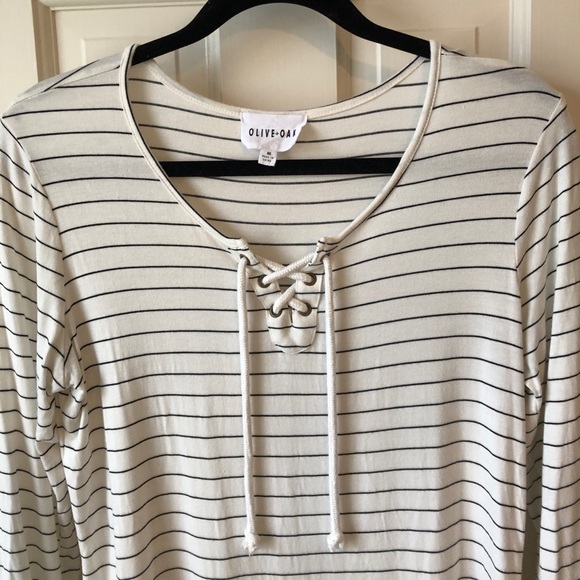 Olive& Oak Top - Picture 2 of 3